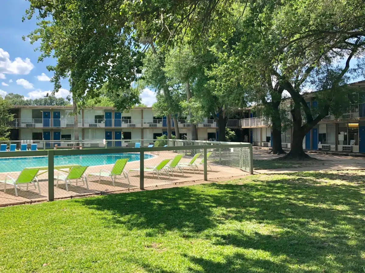 Cheyenne Center Inc - Thumbnail 3