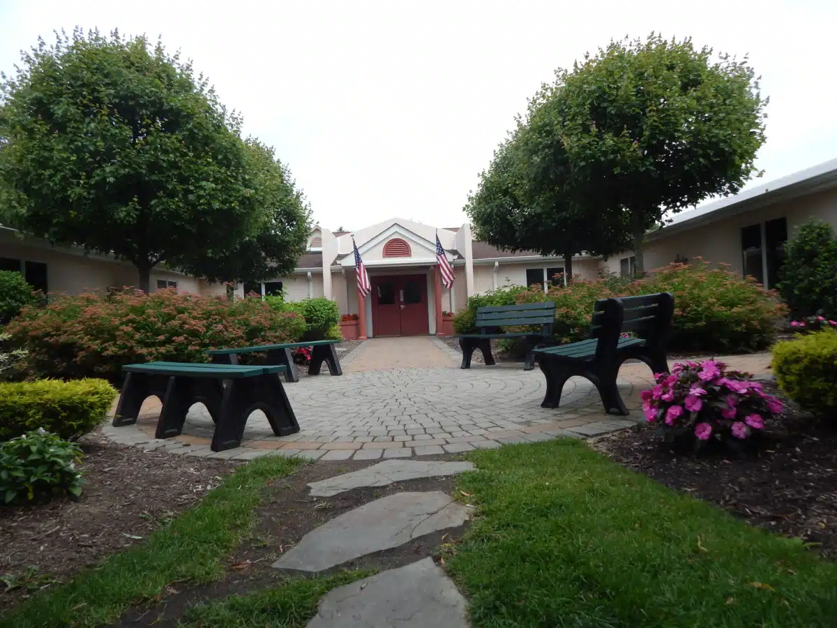 Long Island Center for Recovery Inc - Thumbnail 4