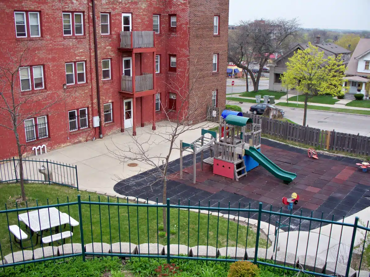 Meta House Inc - Thumbnail 4