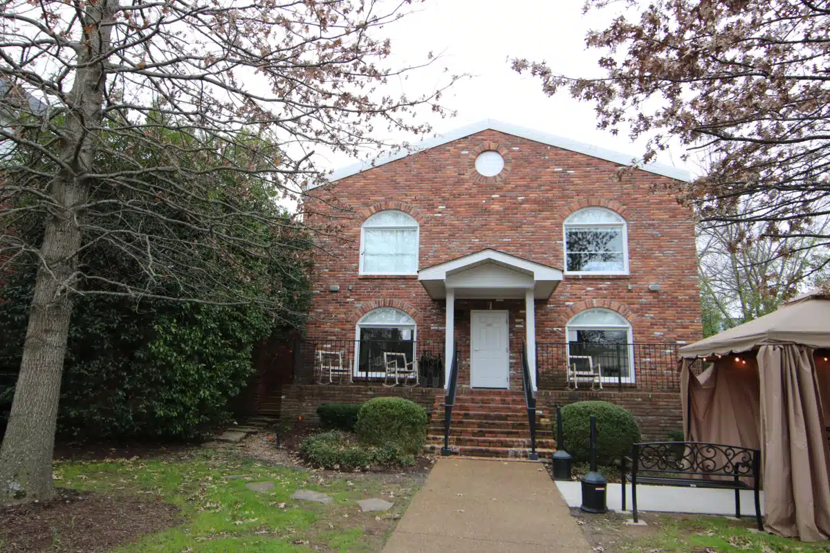 Recovery Unplugged Nashville - Thumbnail 4