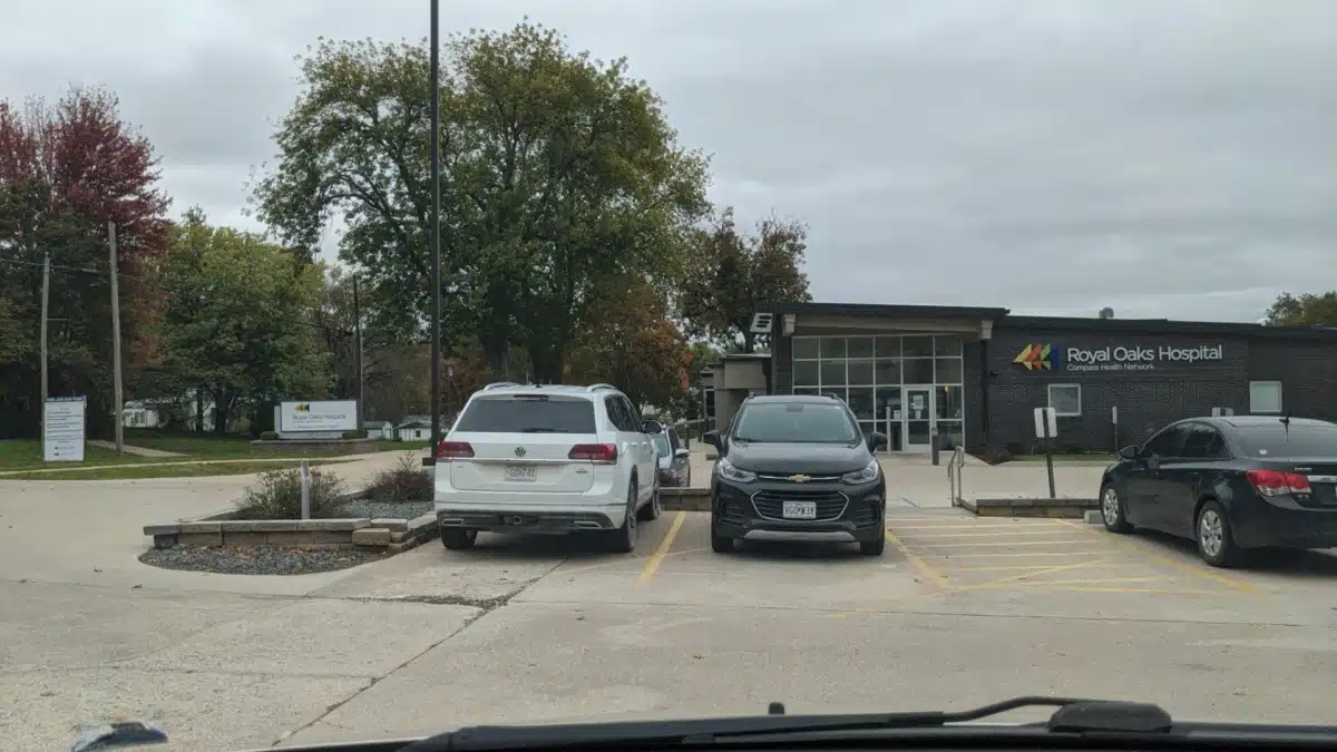 Royal Oaks Hospital - Thumbnail 2