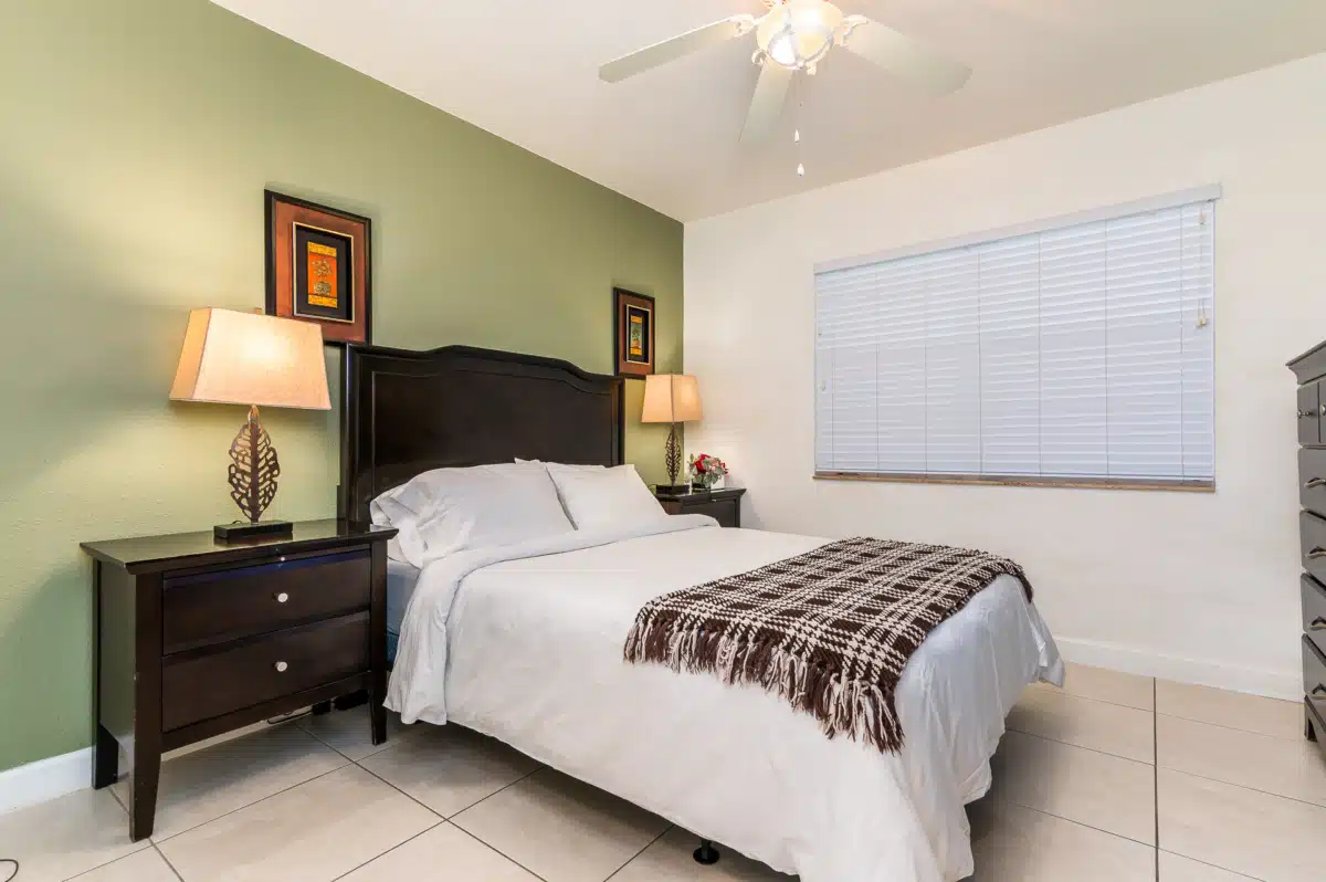 Seaside Palm Beach - Thumbnail 4