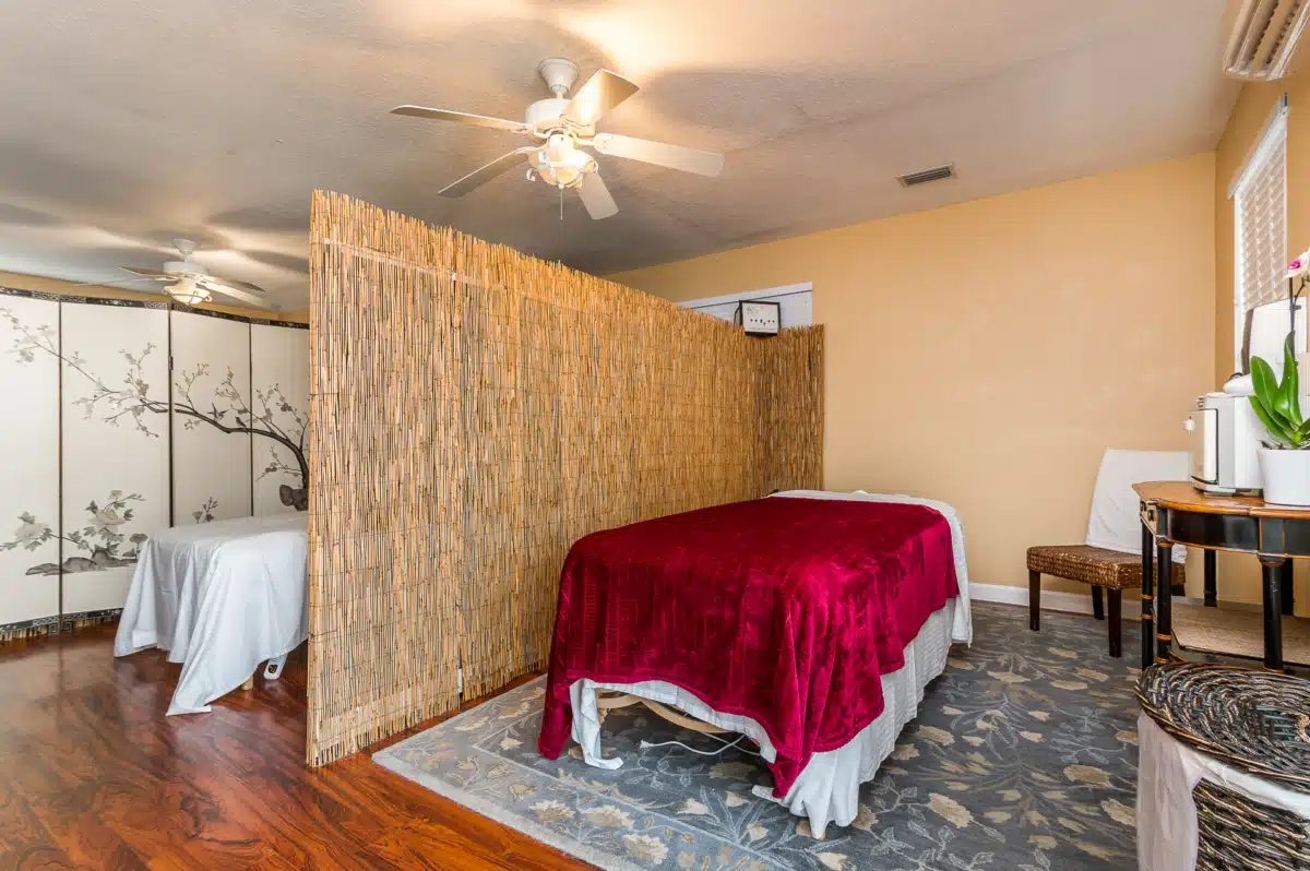 Seaside Palm Beach - Thumbnail 8