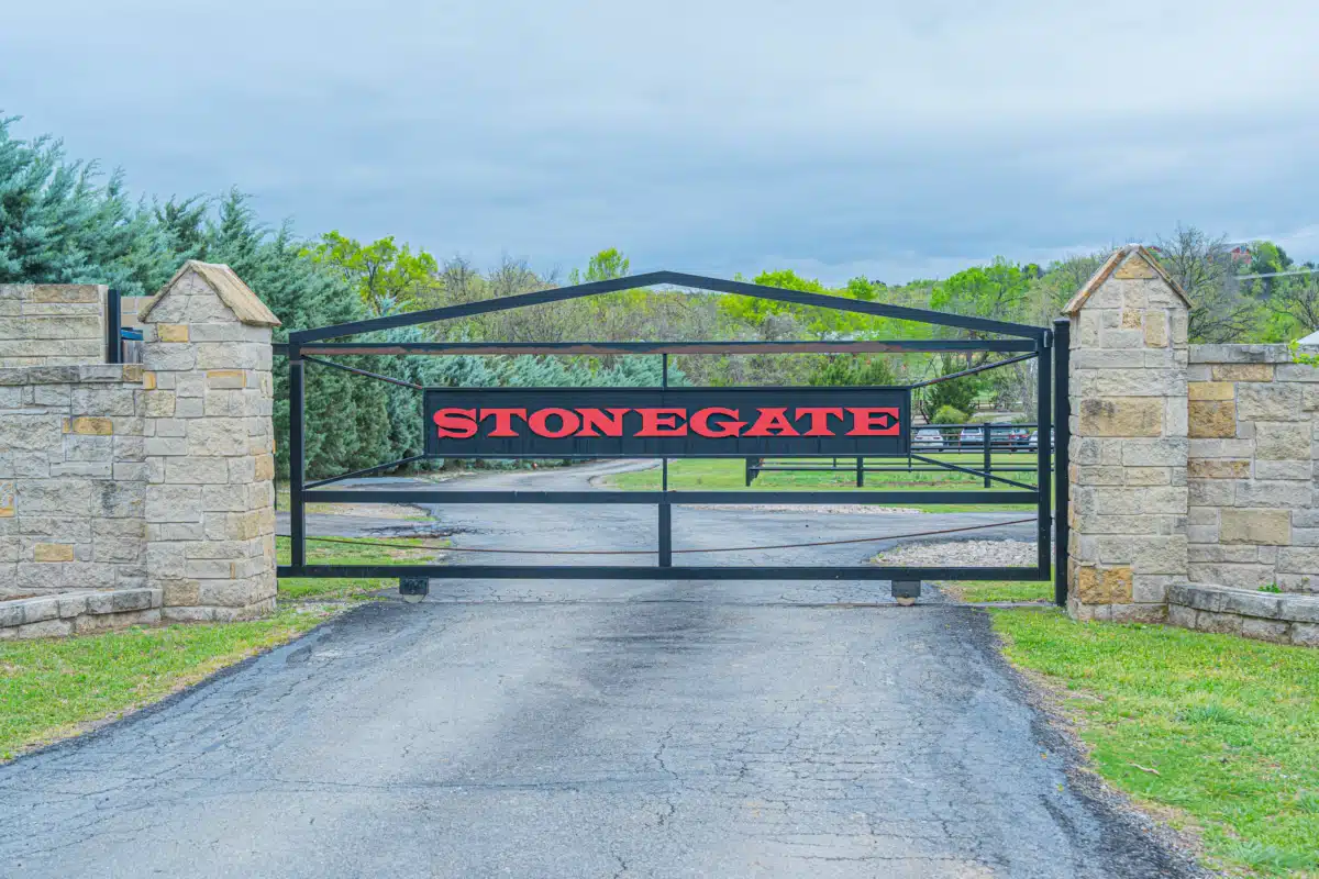 Stonegate Center - Thumbnail 10