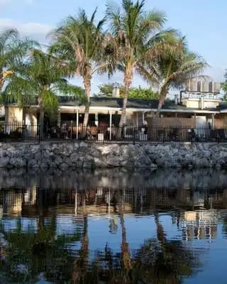 Summer House - Thumbnail 4