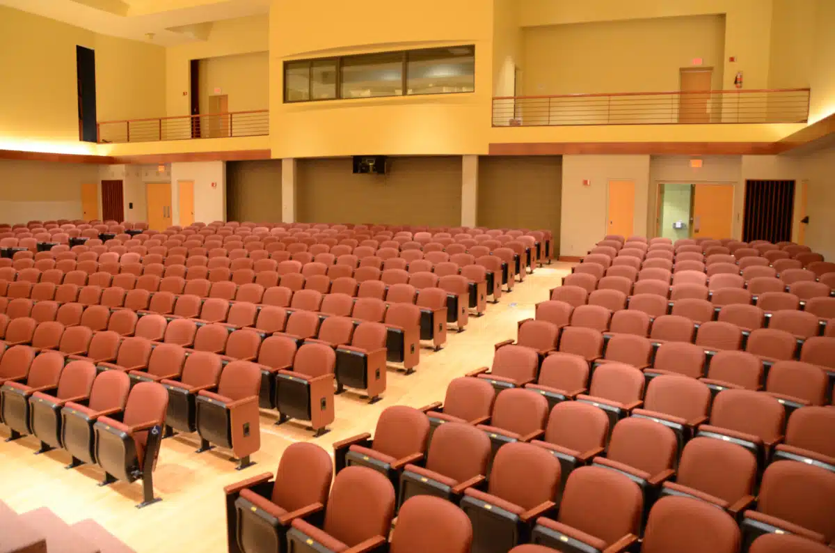 Western Illinois University - Thumbnail 5