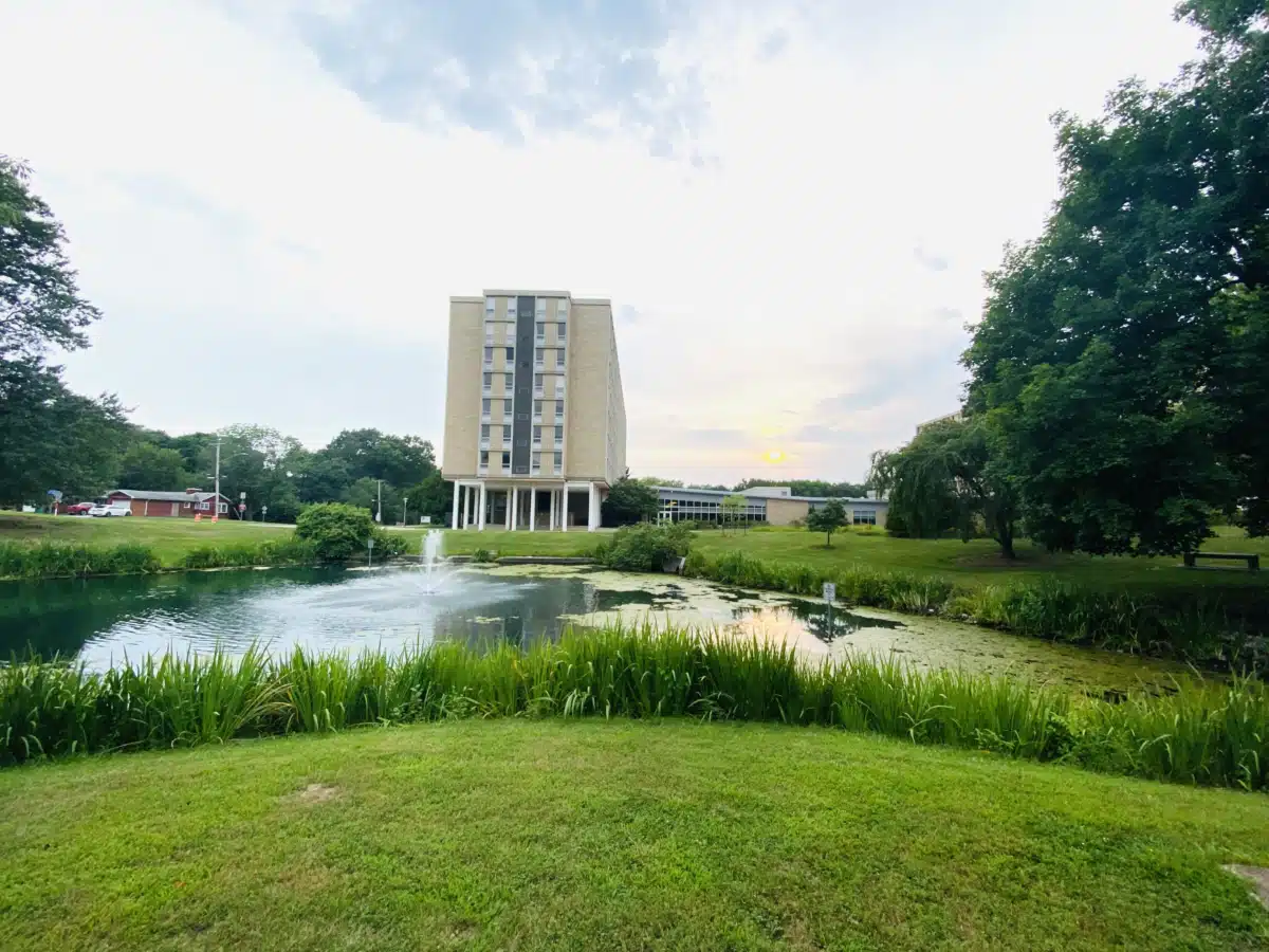 Western Illinois University - Thumbnail 7